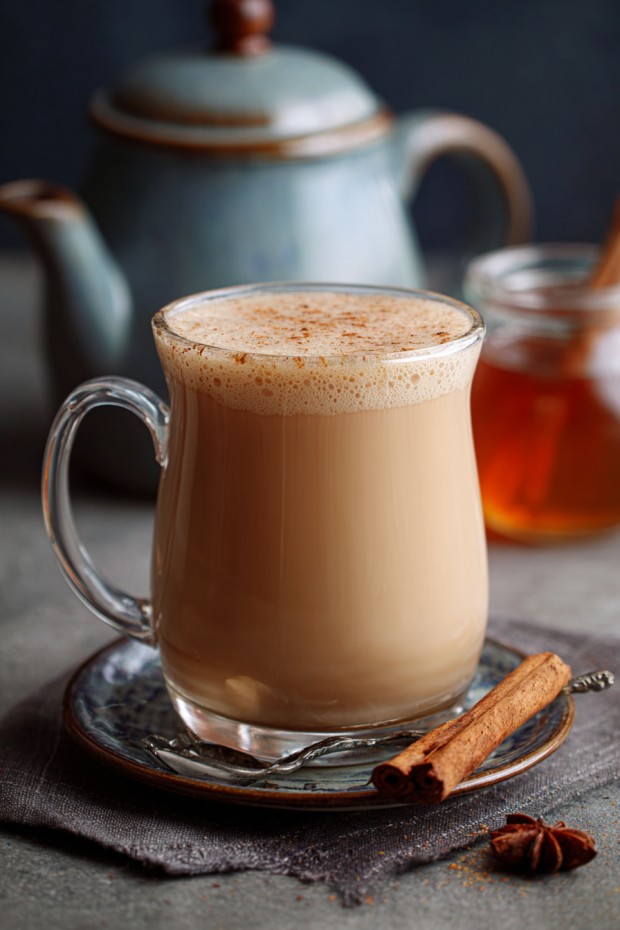 Delicious Vanilla Cinnamon Milk Tea Recipe for Cozy Evenings!